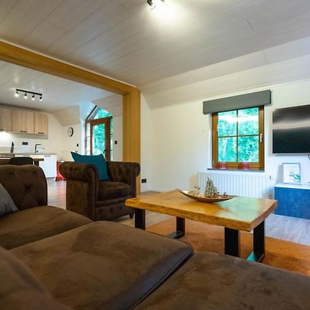 Bills Lodge, Le Plaisir De La Riviere A 2 Minutes Du Centre! La-Roche-en-Ardenne Eksteriør bilde