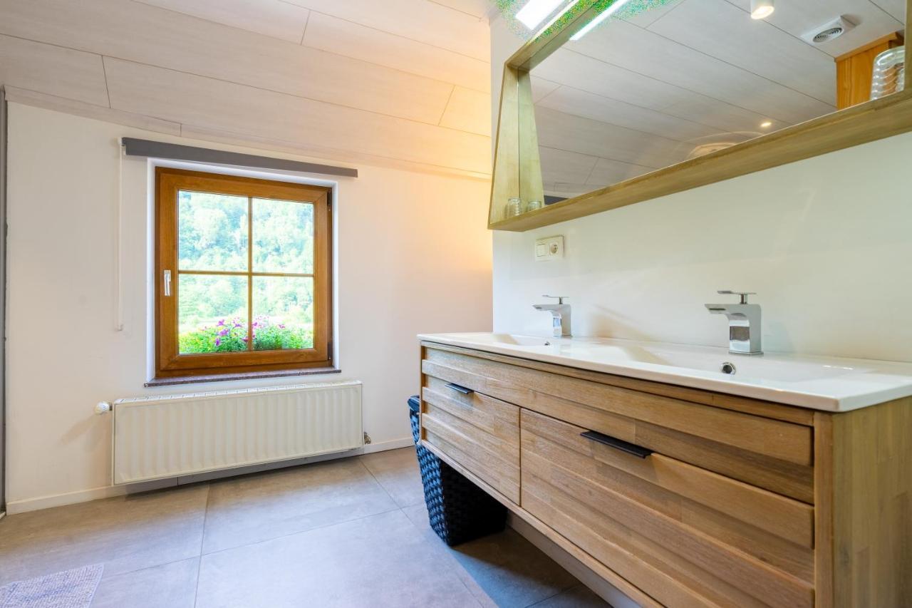 Bills Lodge, Le Plaisir De La Riviere A 2 Minutes Du Centre! La-Roche-en-Ardenne Eksteriør bilde